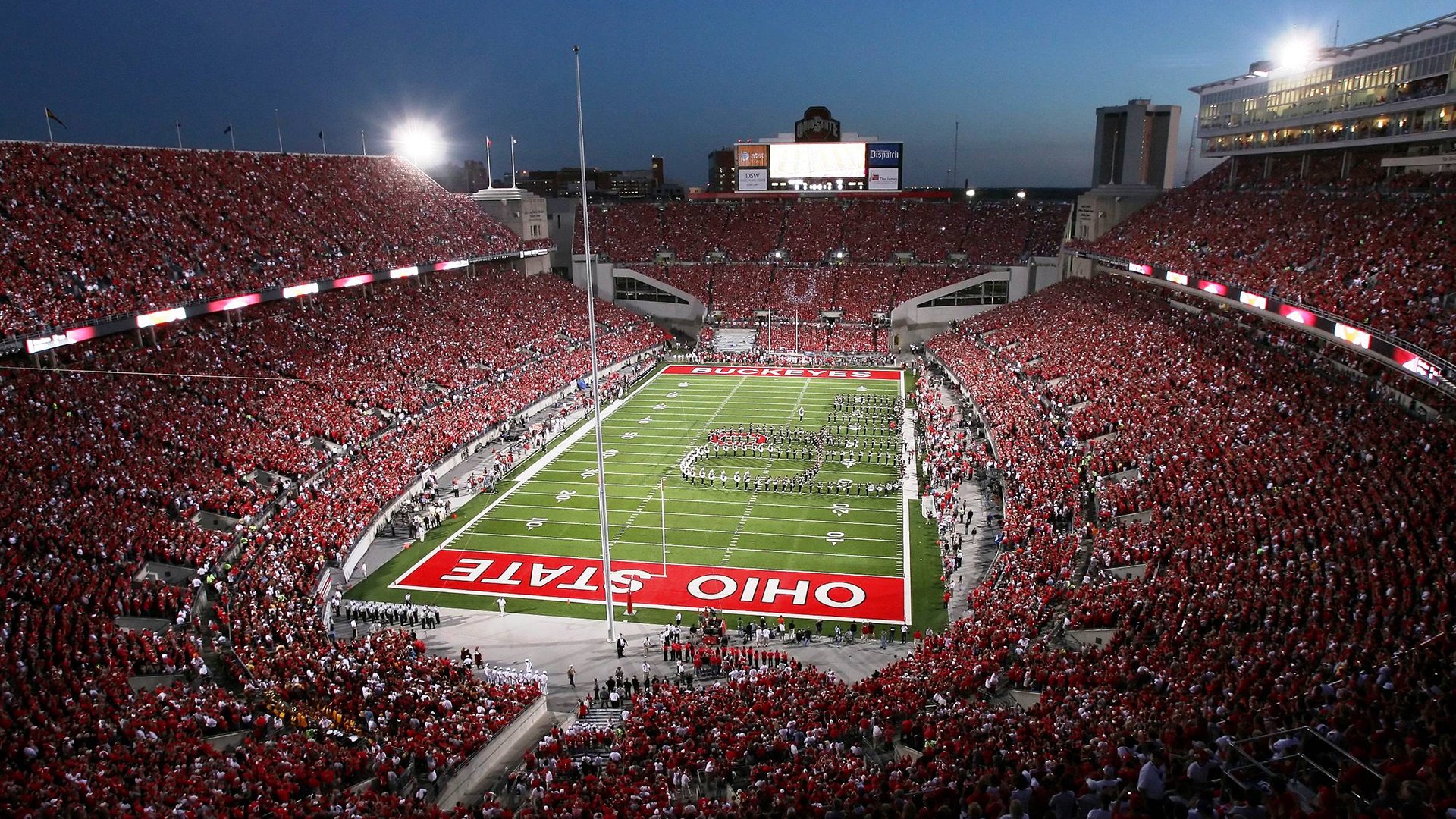 凯莉·麦基翁展现强大耐力与爆发力，凯莉·麦吉利斯现照